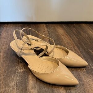 Women's Cream Pointed-Toe Flats